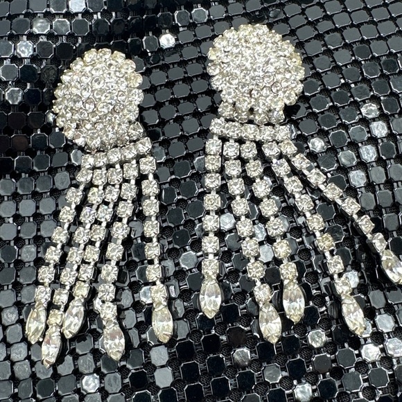 Vintage Rare 1960’s WEISS White Clear Crystal Clip On Waterfall Earrings #488 - Picture 1 of 7